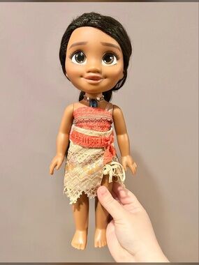 Disney Moana 16” Singing/Talking Doll